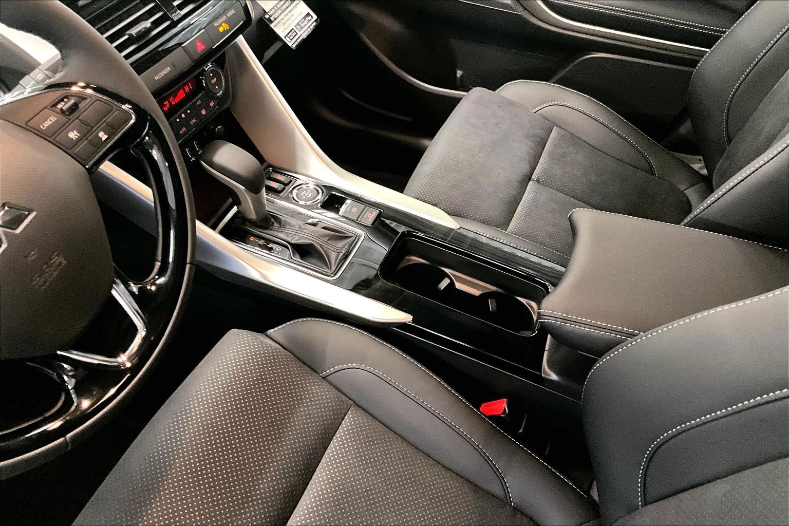 2026 Mitsubishi Eclipse Cross SE - Photo 8