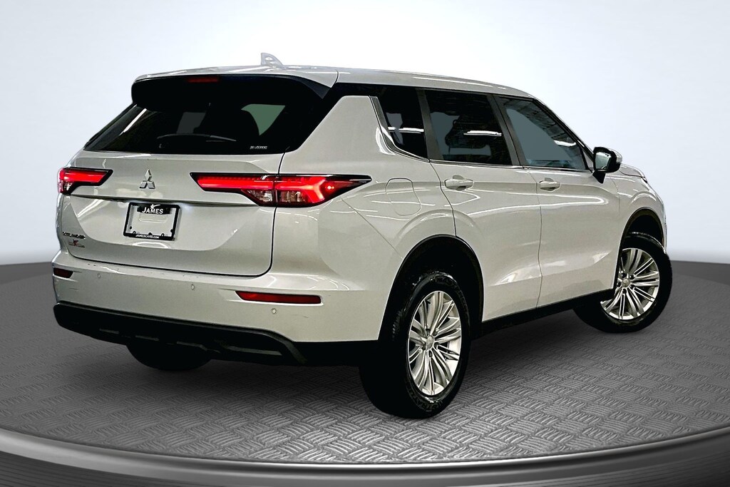Used 2023 Mitsubishi Outlander ES SUV