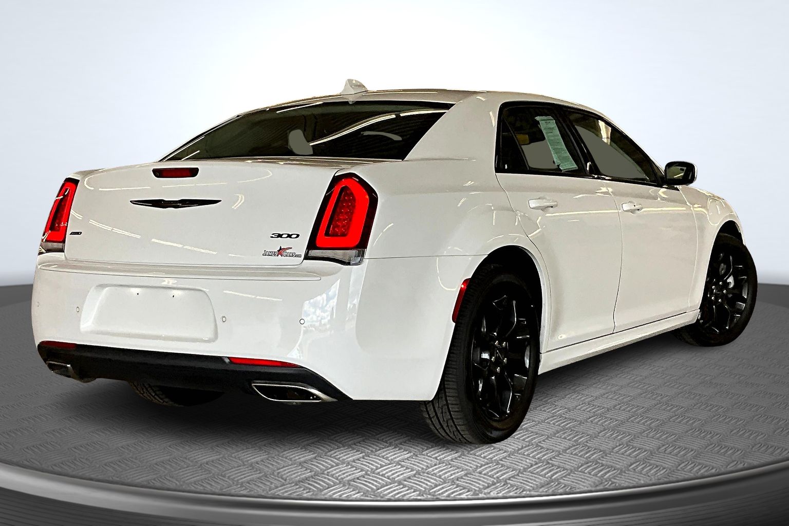 2022 Chrysler 300 Touring L photo 2