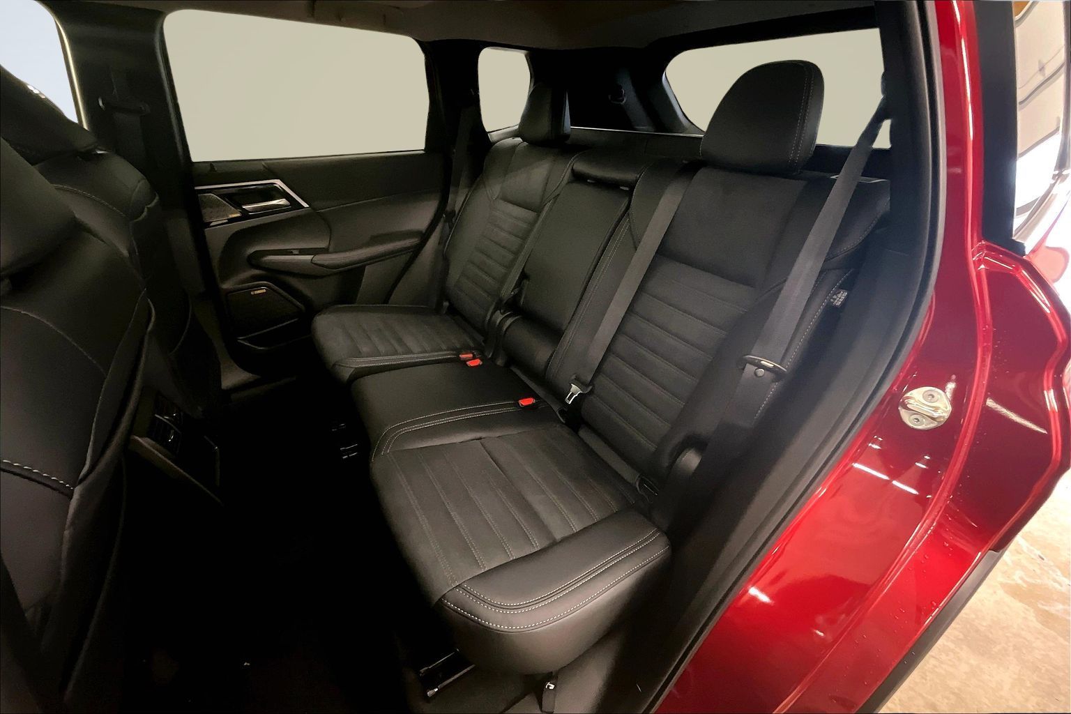 2026 Mitsubishi Outlander SE - Photo 10