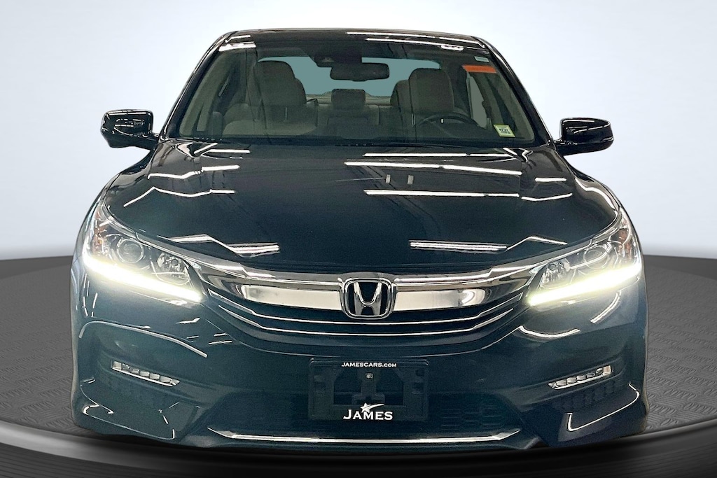 Used 2017 Honda Accord EX-L w/Navi & Honda Sensing Sedan