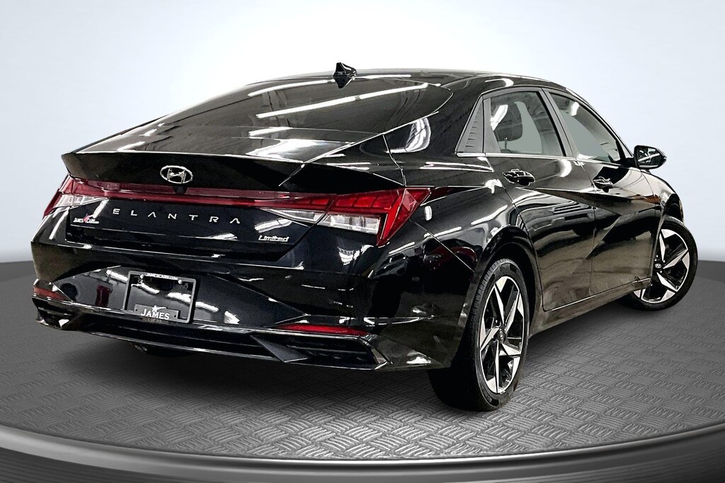 Used 2022 Hyundai Elantra Limited Sedan