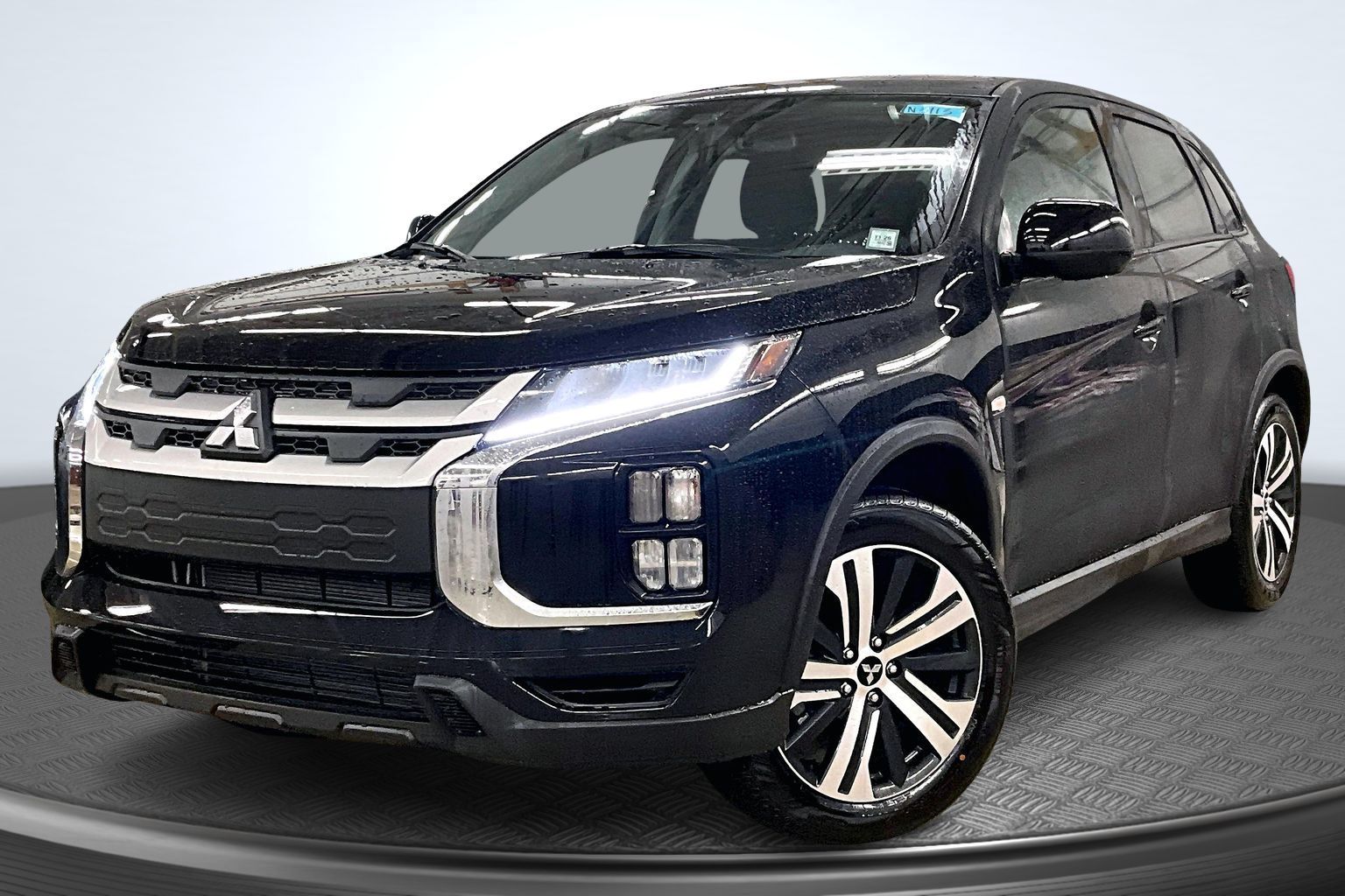 2025 Mitsubishi Outlander Sport ES's photo