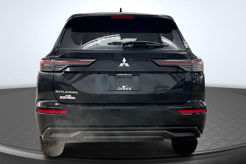 New 2026 Mitsubishi Outlander SE SUV