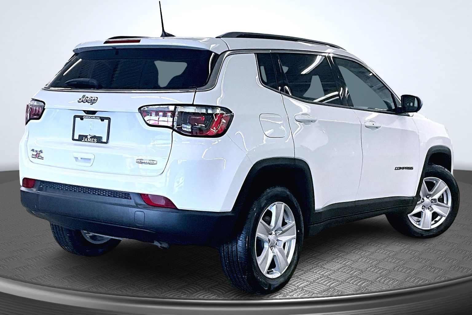 2022 Jeep Compass Latitude photo 2