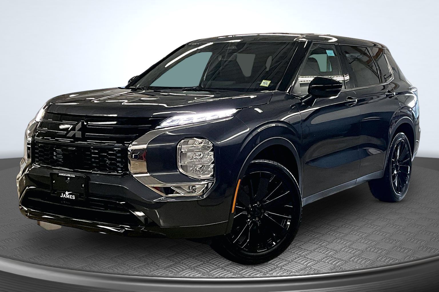 2026 Mitsubishi Outlander LE FWD's photo