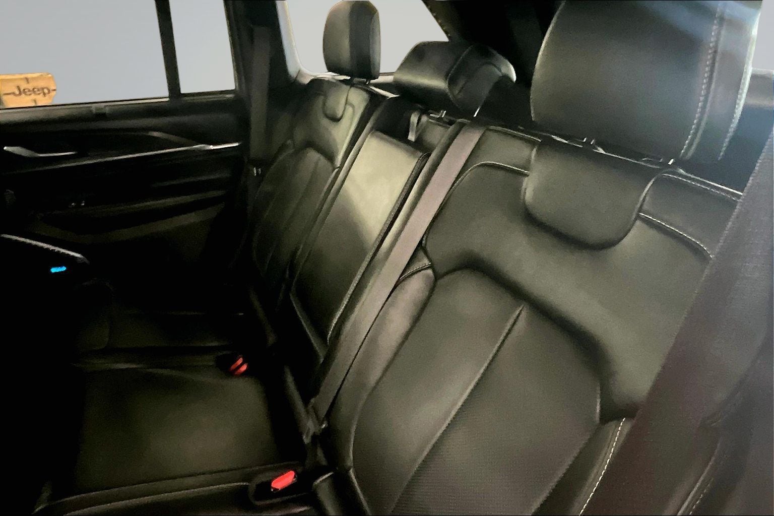 2023 Jeep Grand Cherokee Overland - Photo 29