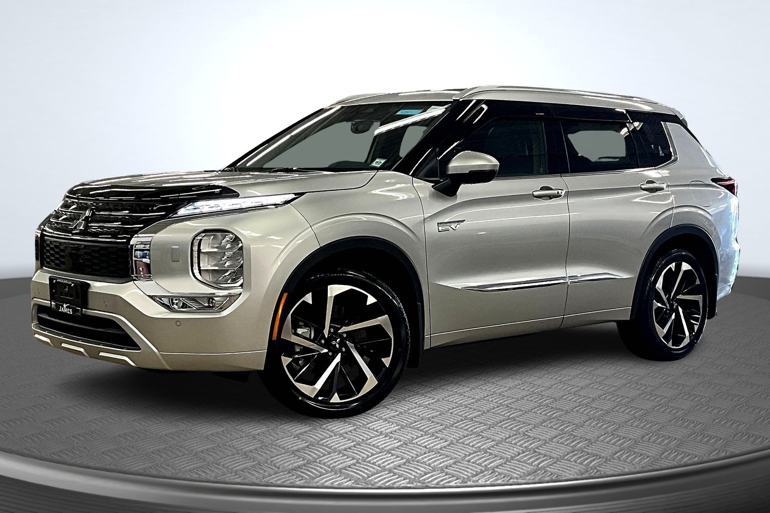 2025 Mitsubishi Outlander Plug-in Hybrid SEL's photo