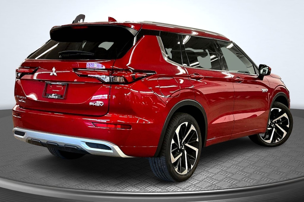 Used 2023 Mitsubishi Outlander Plug-In Hybrid SUV