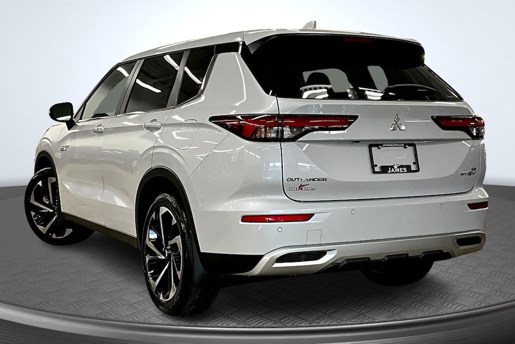New 2025 Mitsubishi Outlander PHEV SE SUV