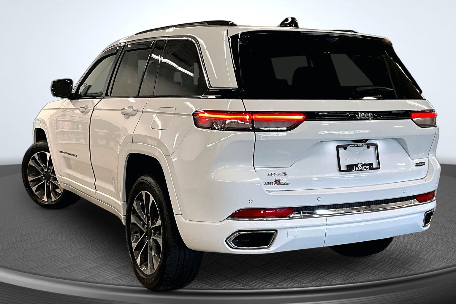 2023 Jeep Grand Cherokee Overland - Photo 13