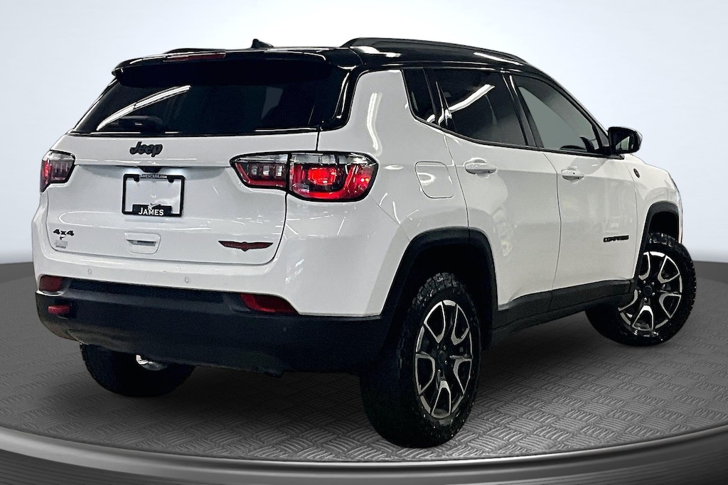 Used 2025 Jeep Compass Trailhawk SUV