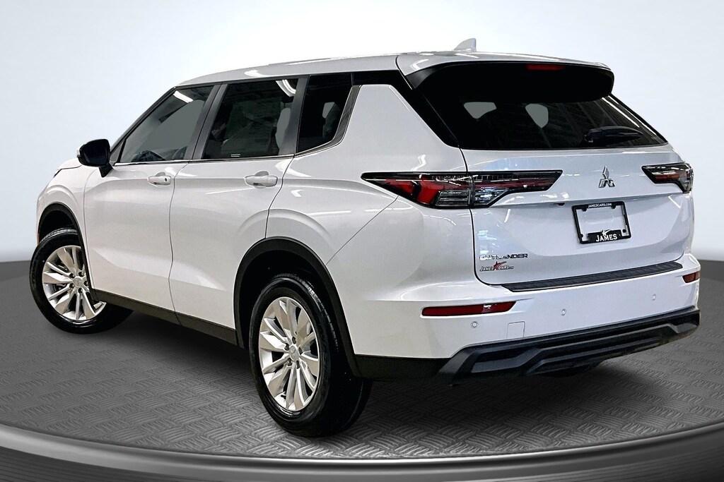 New 2026 Mitsubishi Outlander ES SUV