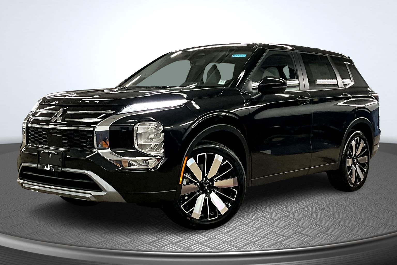 2025 Mitsubishi Outlander SE's photo