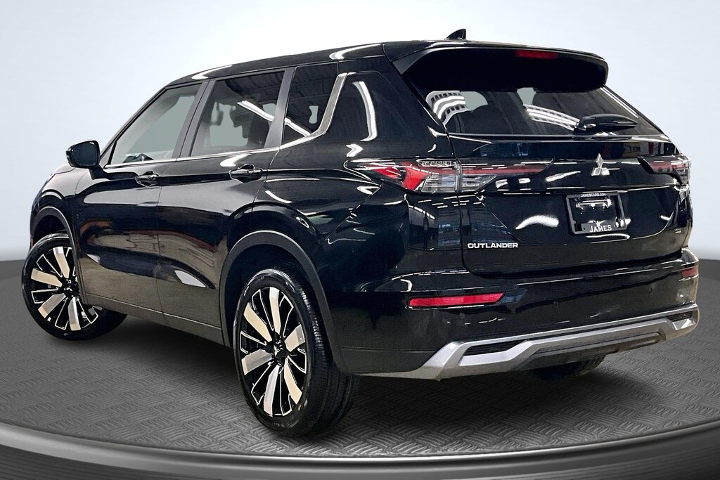 New 2026 Mitsubishi Outlander SE SUV