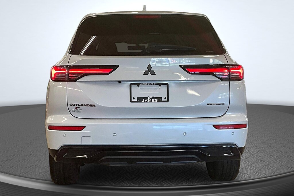 New 2026 Mitsubishi Outlander LE SUV