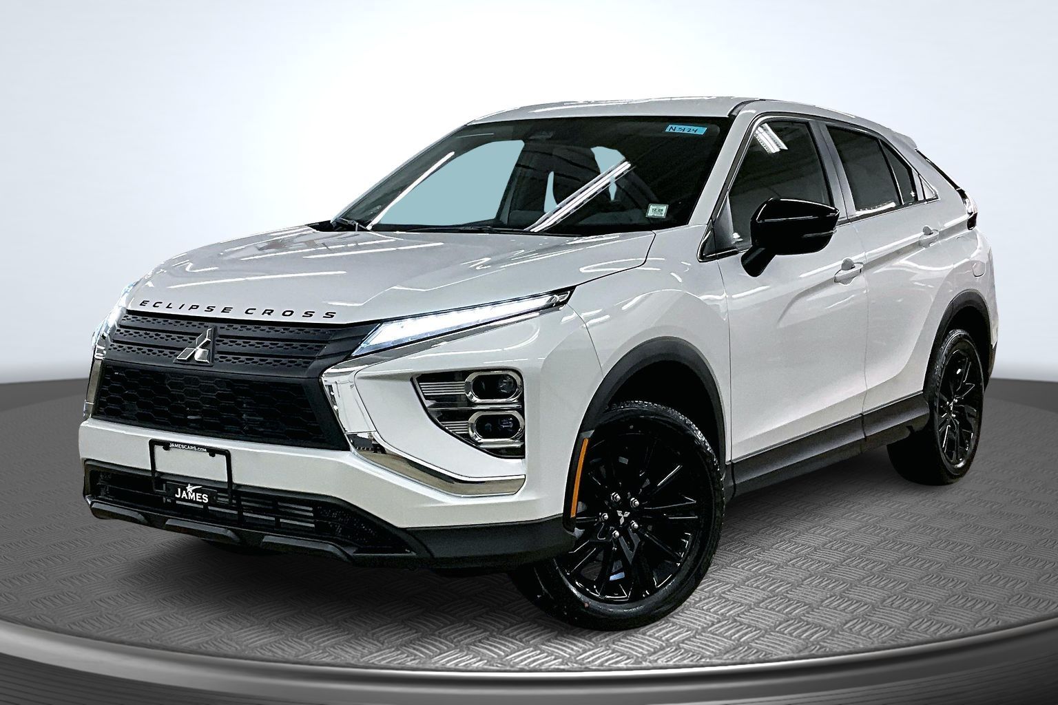 2026 Mitsubishi Eclipse Cross LE's photo