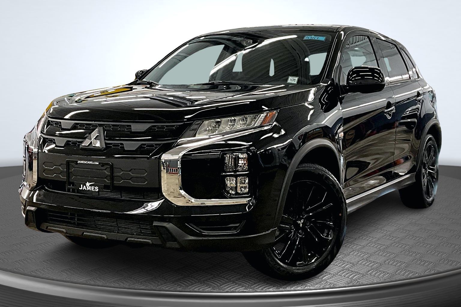 2025 Mitsubishi Outlander Sport LE's photo