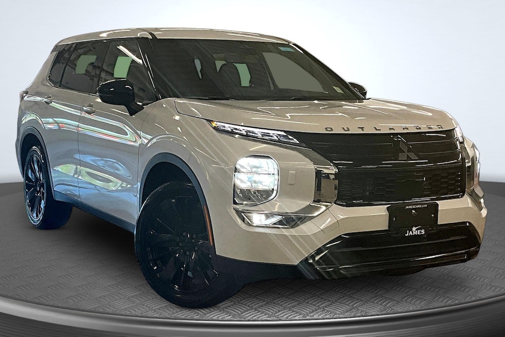 New 2026 Mitsubishi Outlander LE SUV
