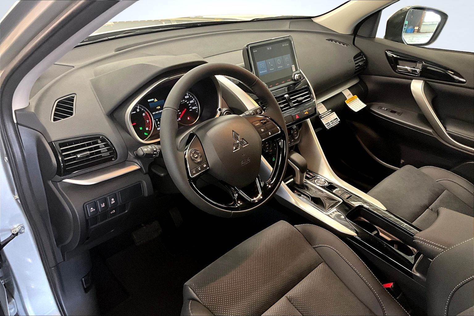 2026 Mitsubishi Eclipse Cross SE - Photo 6