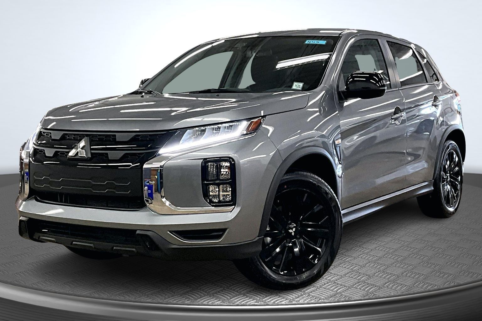 2025 Mitsubishi Outlander Sport LE's photo