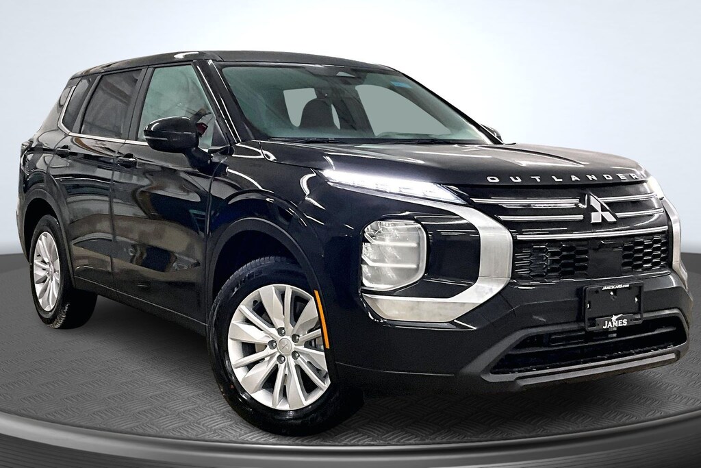 New 2026 Mitsubishi Outlander SE SUV
