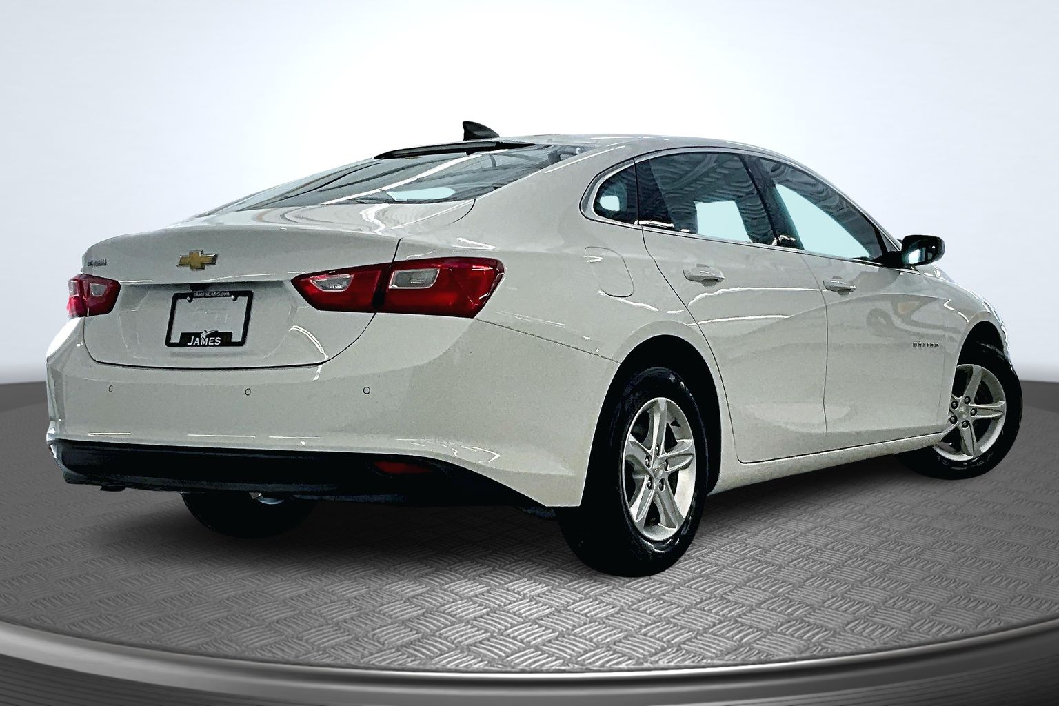 2023 Chevrolet Malibu LS photo 2