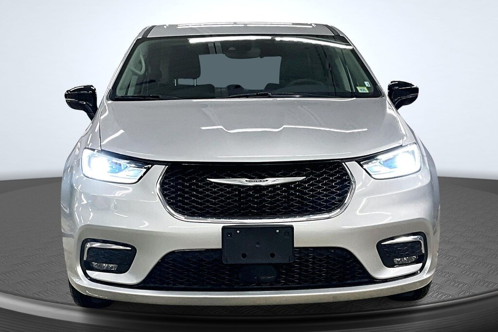 Used 2024 Chrysler Pacifica Touring L Van Passenger Van