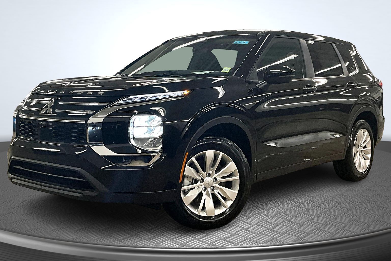 2026 Mitsubishi Outlander ES's photo