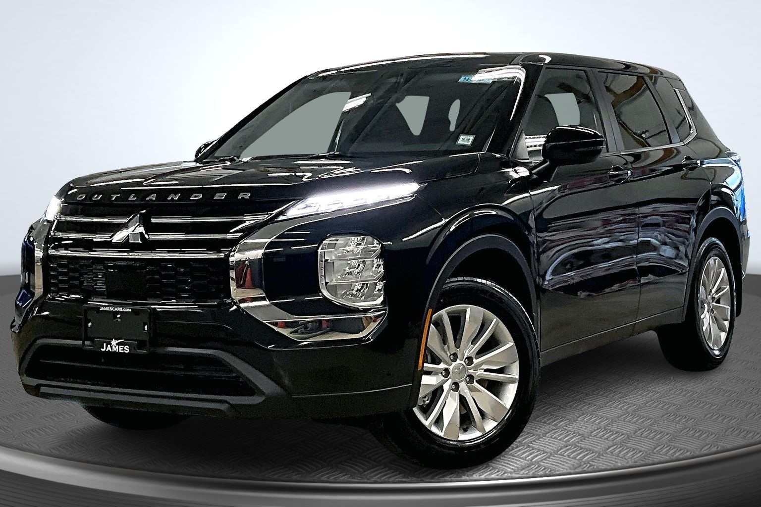 2026 Mitsubishi Outlander ES's photo