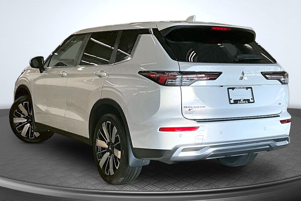 New 2026 Mitsubishi Outlander SE SUV