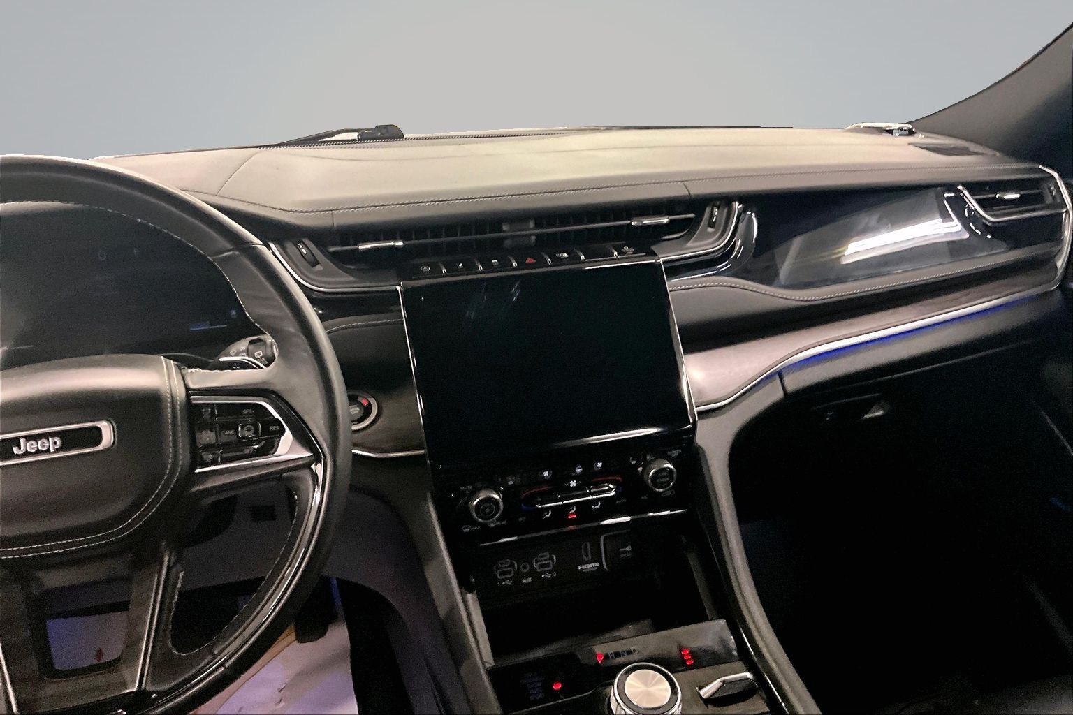 2023 Jeep Grand Cherokee Overland - Photo 7