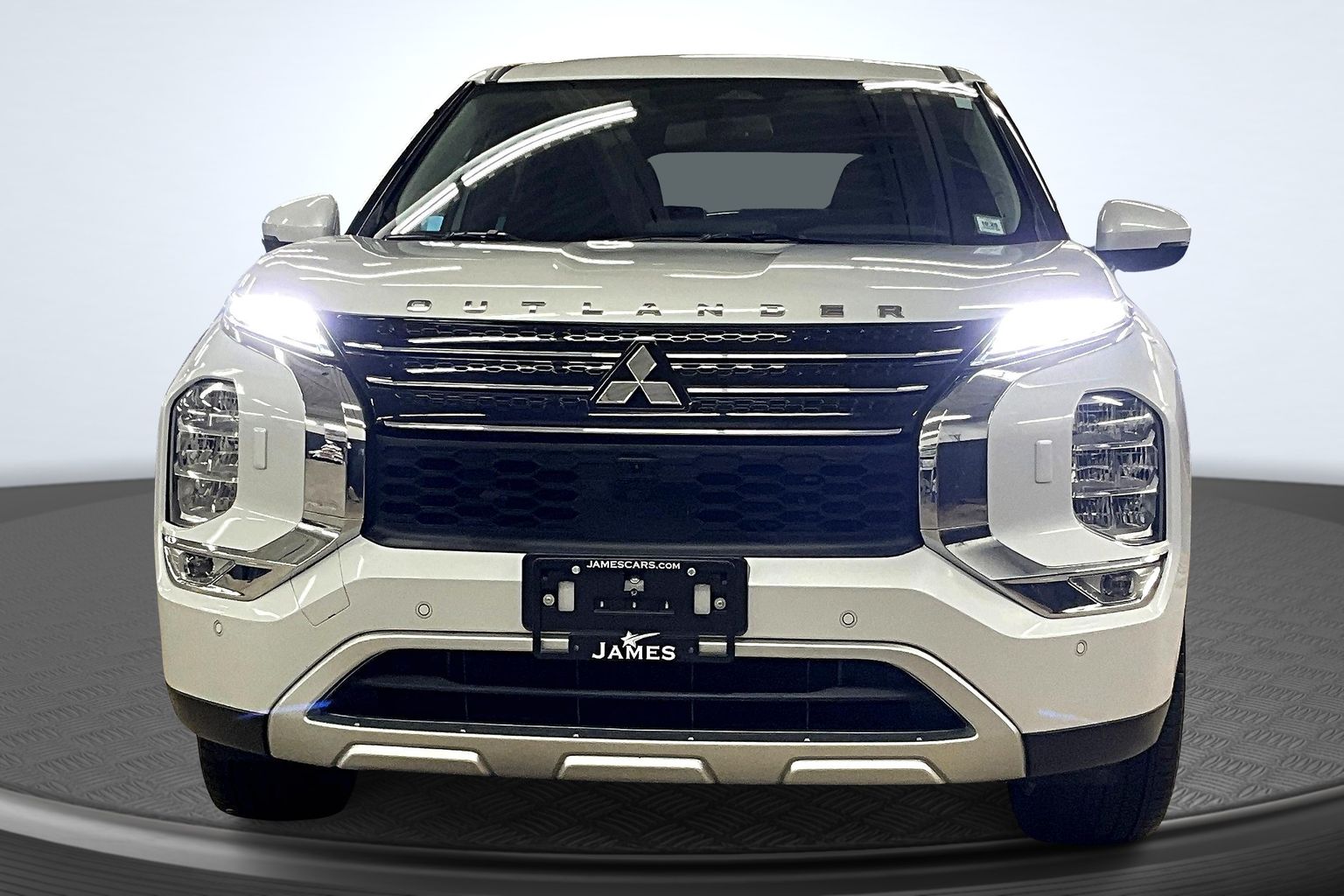 2025 Mitsubishi Outlander PHEV SE photo 3