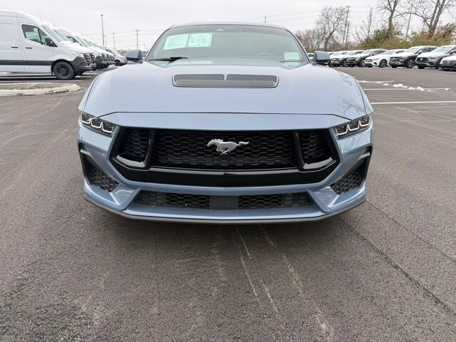 2024 Ford Mustang GT Premium photo 2