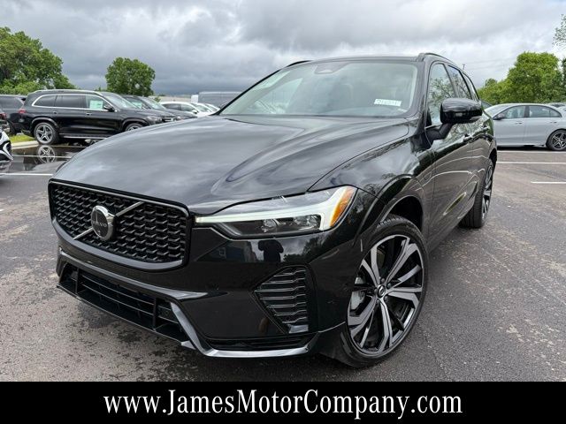 2024 Volvo XC60 T8 Ultimate Dark Theme AWD's photo