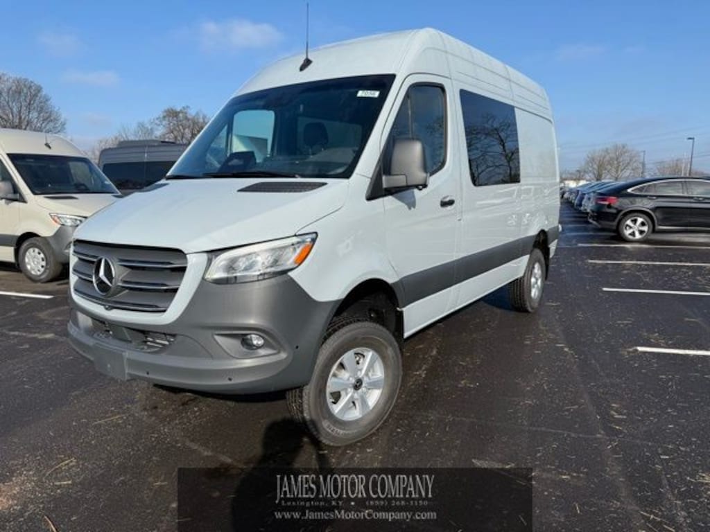 New 2026 Mercedes-Benz Sprinter 2500 Crew 144 WB Van Crew Van