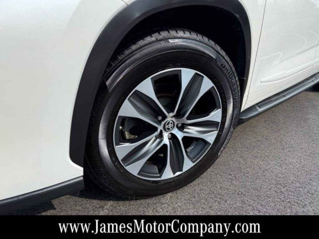 Used 2021 Toyota Highlander XLE SUV