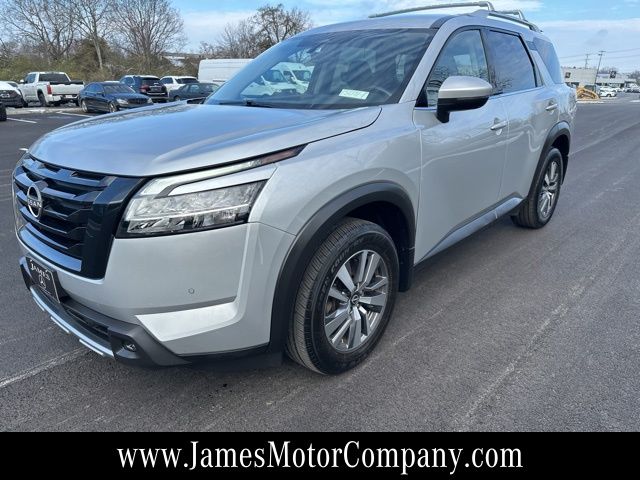 2023 Nissan Pathfinder SL