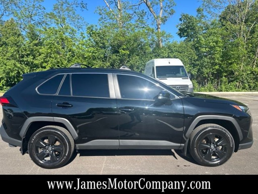Used 2025 Toyota RAV4 Hybrid XLE SUV