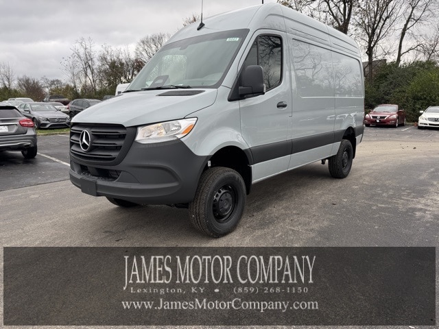 2025 Mercedes-Benz Sprinter Cargo Van Base's photo