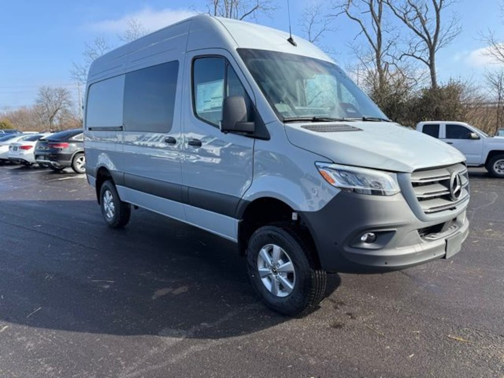 New 2026 Mercedes-Benz Sprinter 2500 Crew 144 WB Van Crew Van