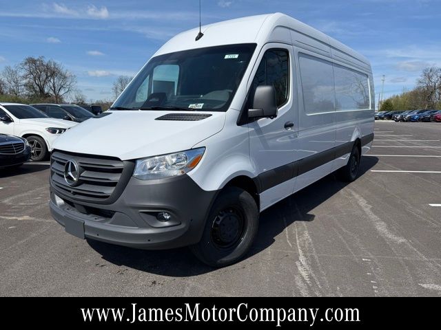 2026 Mercedes-Benz Sprinter 2500 170 Ext WB HO High Roof's photo