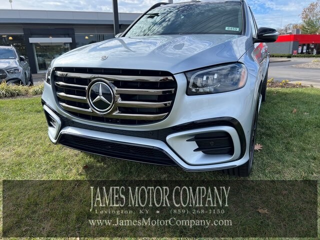 2025 Mercedes Benz GLS 580 4MATIC photo 3