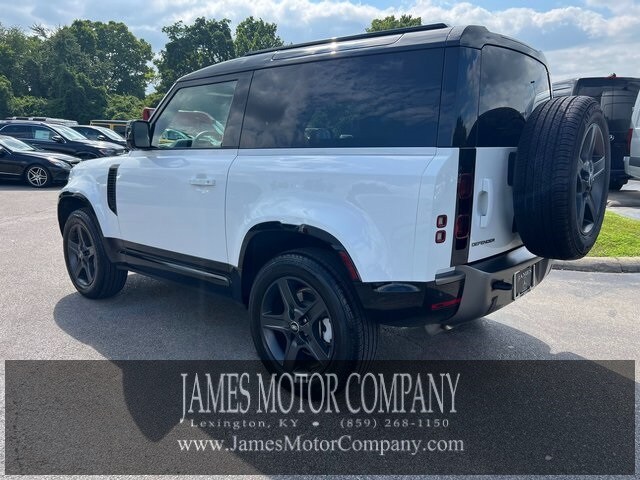 2024 Land Rover Defender 90 X-Dynamic SE photo 3