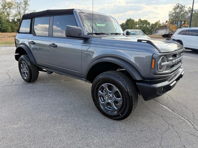 2024 Ford Bronco Big Bend photo 2