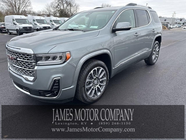 2023 GMC Acadia Denali's photo