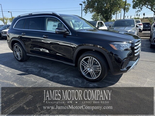 2026 Mercedes Benz GLS 450 4MATIC photo 2