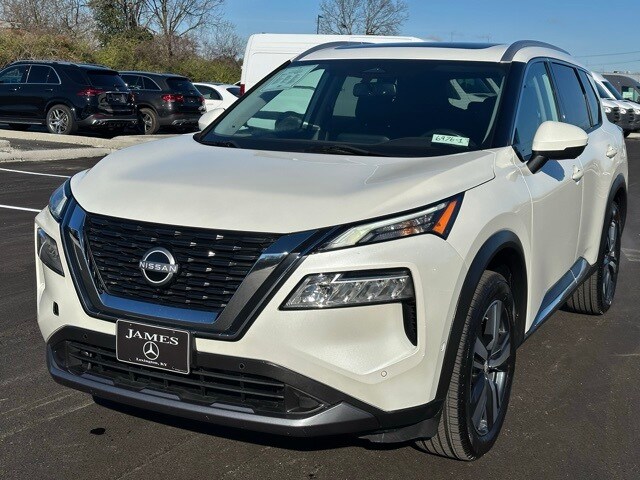 2023 Nissan Rogue SL photo 2