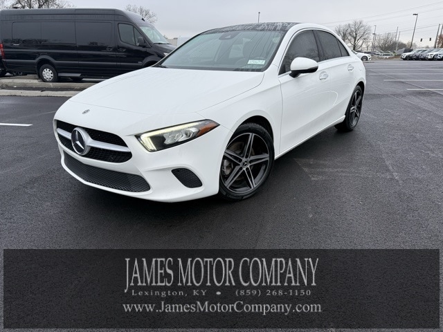 2022 Mercedes-Benz A-Class A220's photo