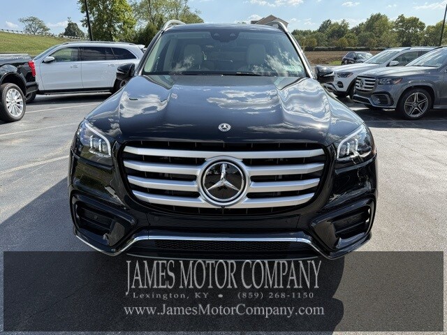 2026 Mercedes Benz GLS 450 4MATIC photo 2